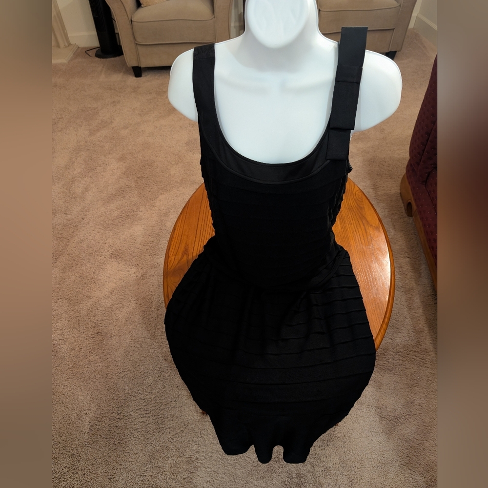 St John Black Sleeveless Cocktail Dress - Size 8